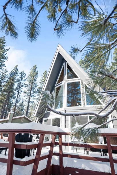 Entire cabin in Big Bear Lake, California 8 guests3 bedrooms5 beds2 baths-18