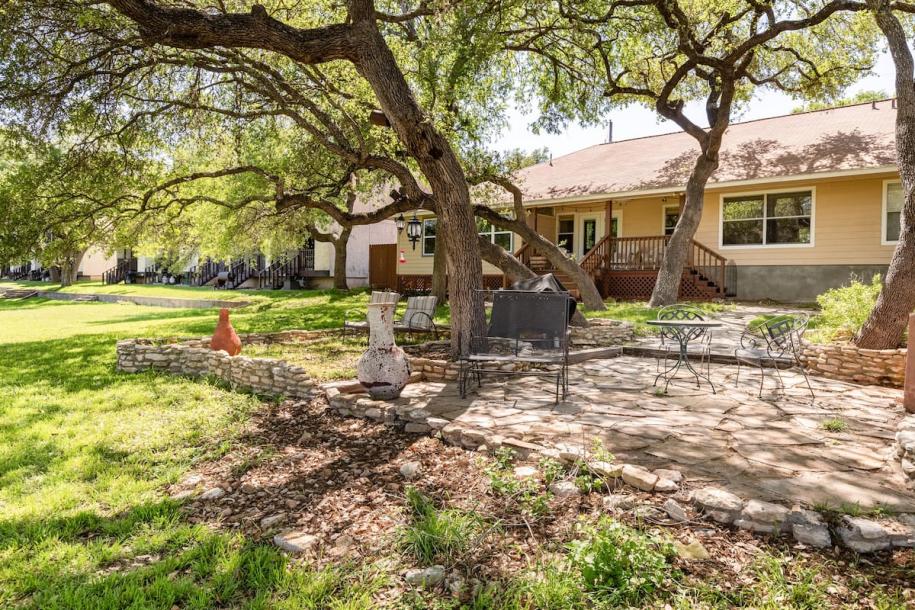 Entire home in Canyon Lake, Texas 7 guests2 bedrooms4 beds2 baths-0