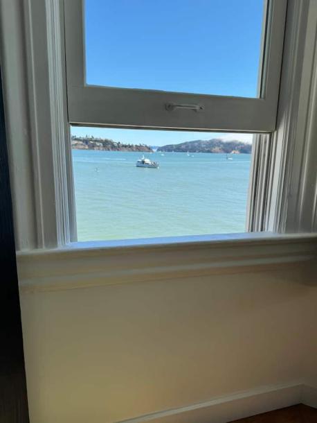 Entire rental unit in Sausalito, California 2 guests1 bedroom1 bed1 bath-2