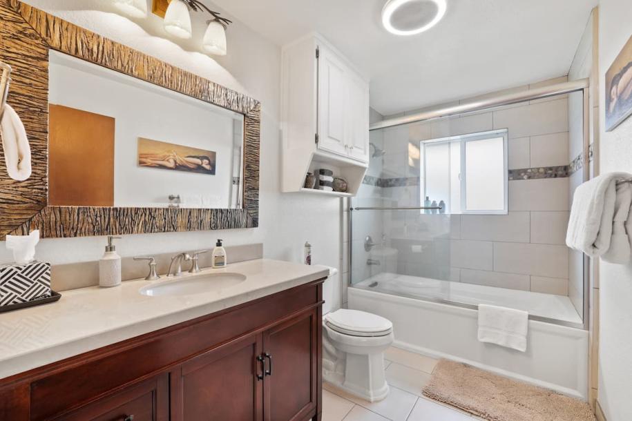 Entire home in South Lake Tahoe, California 4 guests2 bedrooms2 beds2 baths-1