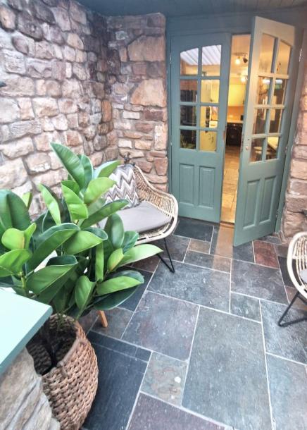 Entire cottage in Heysham, United Kingdom 4 guests1 bedroom2 beds2 baths-13