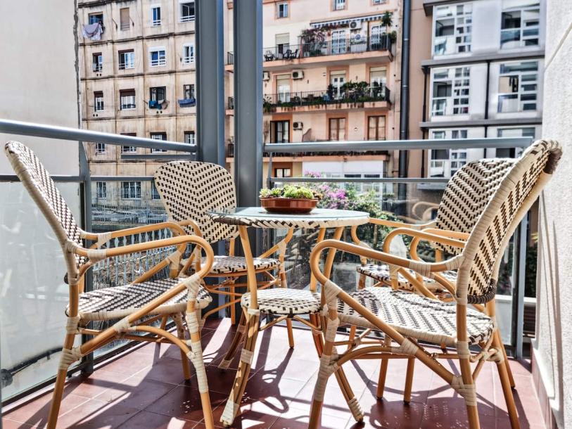 Entire rental unit in Barcelona, Spain 5 guests3 bedrooms3 beds2 baths-0