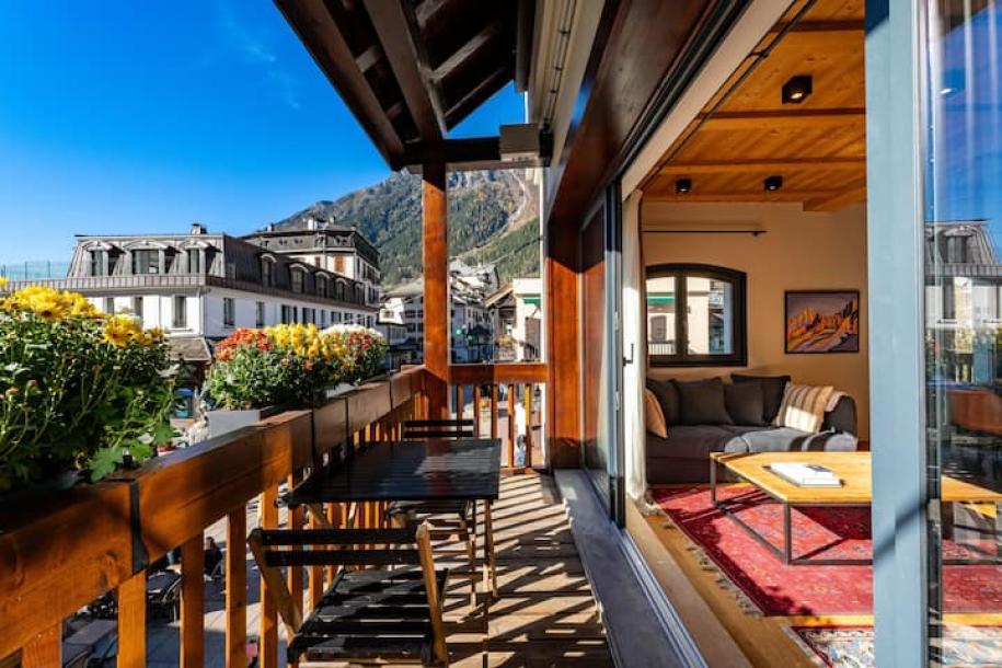 Entire rental unit in Chamonix-Mont-Blanc, France 3 guests1 bedroom3 beds1 bath-2