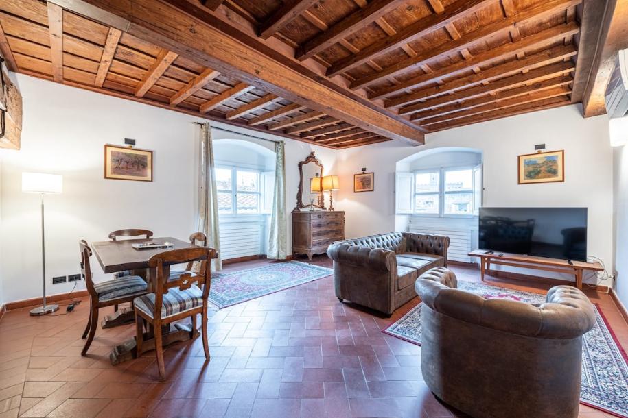 Entire condo in Florence, Italy 4 guests2 bedrooms2 beds1 bath-0