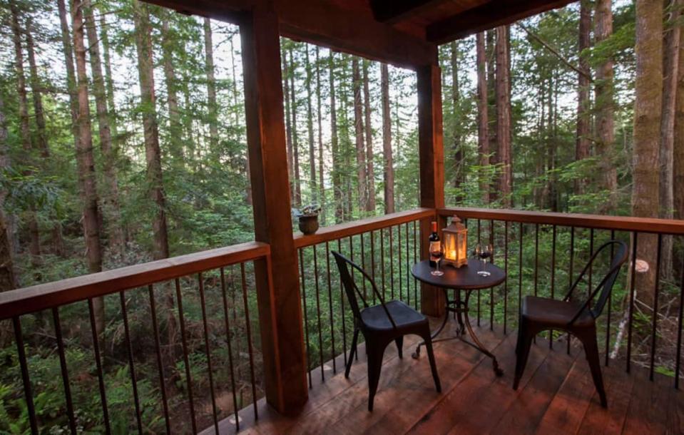 Treehouse in Albion, California 2 guests1 bedroom1 bed1 bath-2