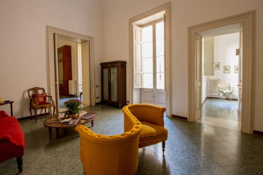 Room in bed and breakfast in Lecce, Italy 3 guests1 bedroom3 beds1 private bath-16