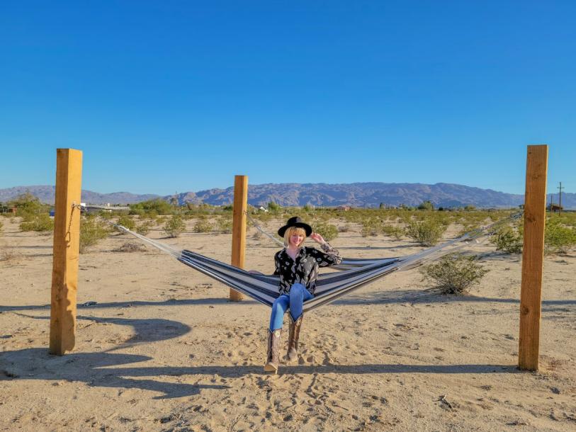 Tiny home in Twentynine Palms, California 3 guests1 bed1 bath-6