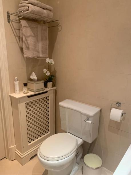 Room in Hampstead Central London, United Kingdom 2 single bedsShared bathroom-2