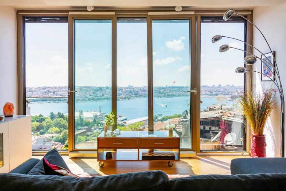 Entire rental unit in Beyoğlu, Turkey 2 guests1 bedroom1 bed1 bath-9