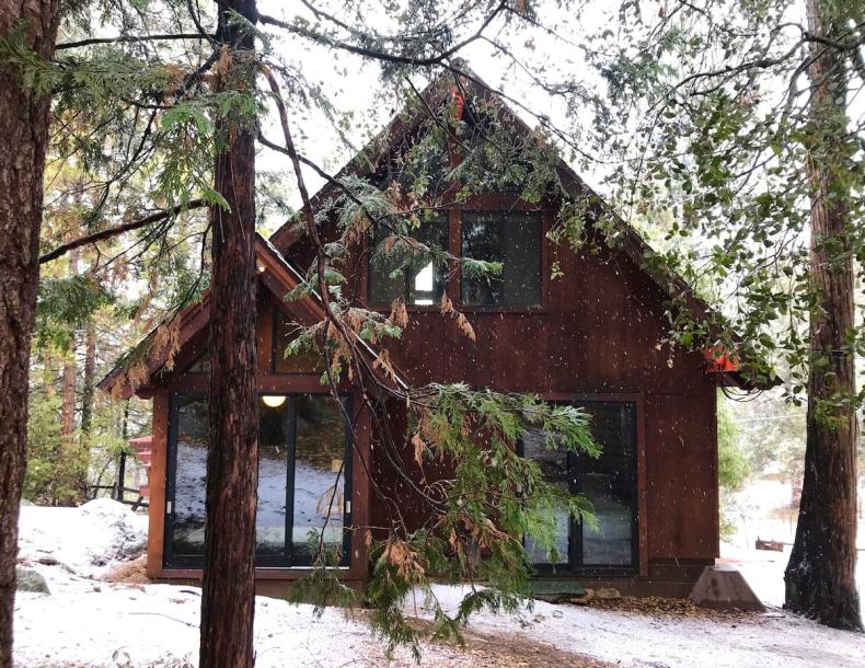 Entire cabin in Idyllwild-Pine Cove, California 4 guests2 bedrooms2 beds1.5 baths-0