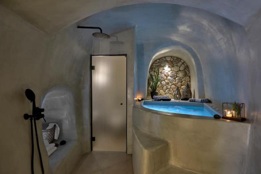 Room in boutique hotel in Thira, Greece 4 guests1 bedroom2 beds1.5 baths-11