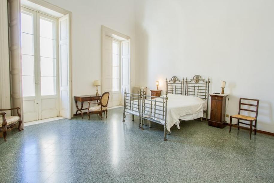 Room in bed and breakfast in Lecce, Italy 3 guests1 bedroom3 beds1 private bath-5