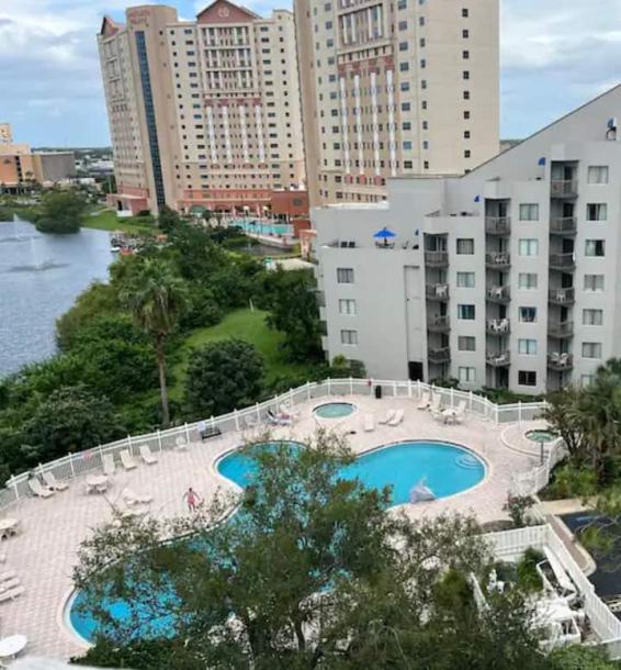 Entire rental unit in Orlando, Florida 3 guests1 bedroom1 bed1 bath-0