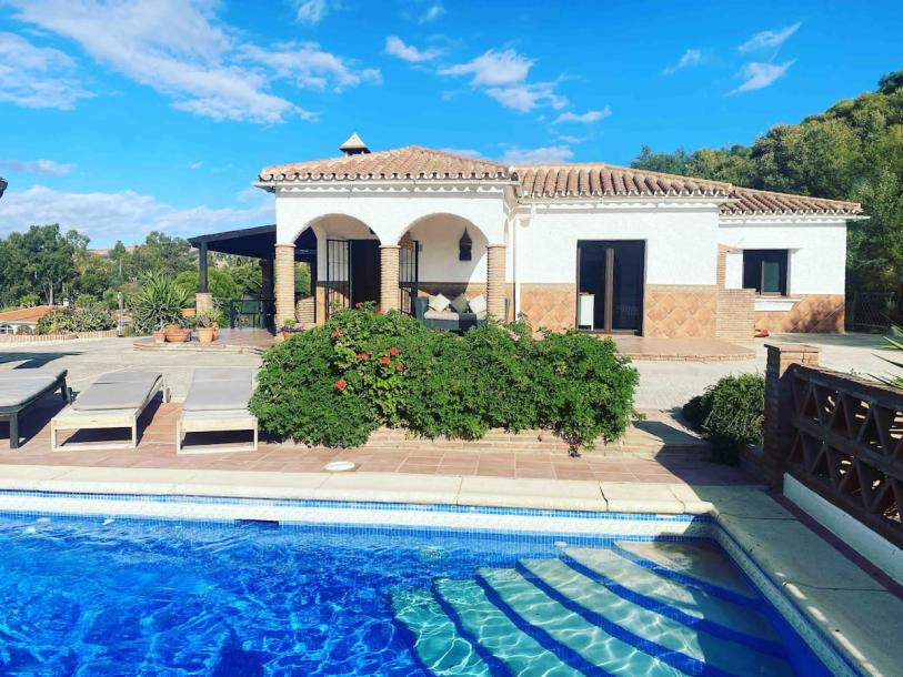 Entire villa in Almogia, Spain 4 guests2 bedrooms5 beds1 bath-0