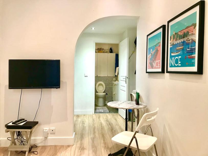 Entire rental unit in Nice, France 2 guestsStudio1 bed1 bath-11