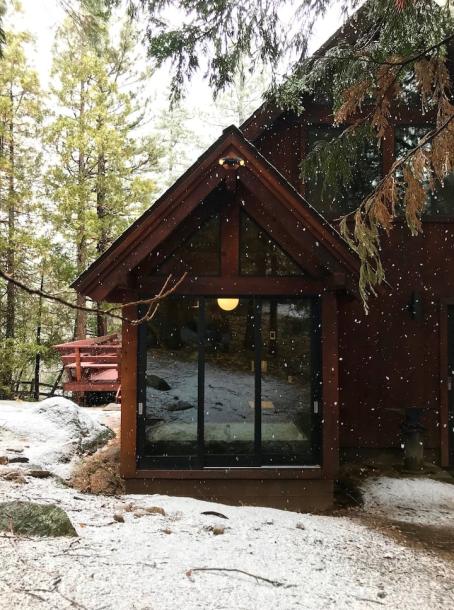 Entire cabin in Idyllwild-Pine Cove, California 4 guests2 bedrooms2 beds1.5 baths-6