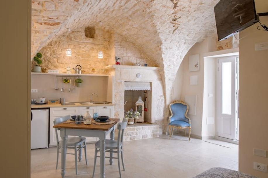 Entire home in Martina Franca, Italy 2 guests1 bedroom1 bath-7