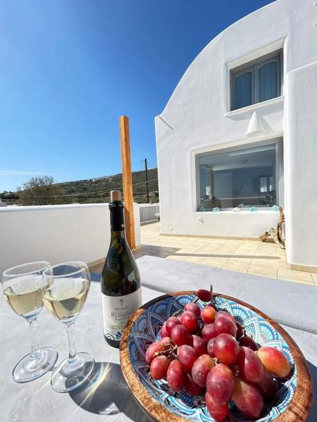 Cycladic home in Imerovigli, Greece 4 guests1 bedroom3 beds1 bath-7