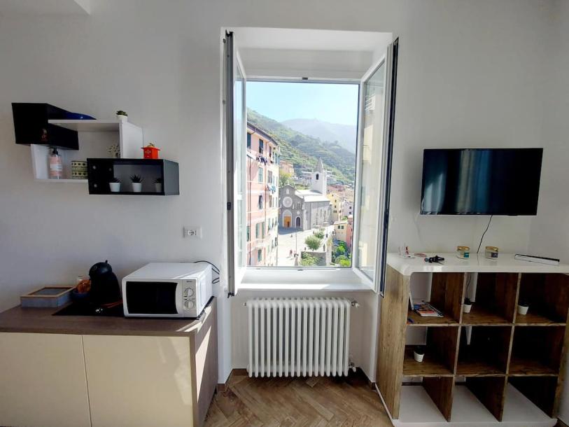 Entire rental unit in Riomaggiore, Italy 4 guests1 bedroom2 beds1 bath-9