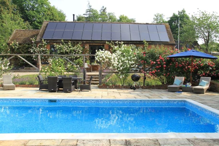 Barn in Kent, United Kingdom 2 guests1 bedroom1 bed1 bath-4