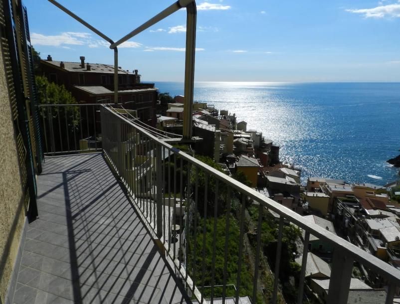 Entire rental unit in Manarola, Italy 4 guests2 bedrooms2 beds1 bath-11