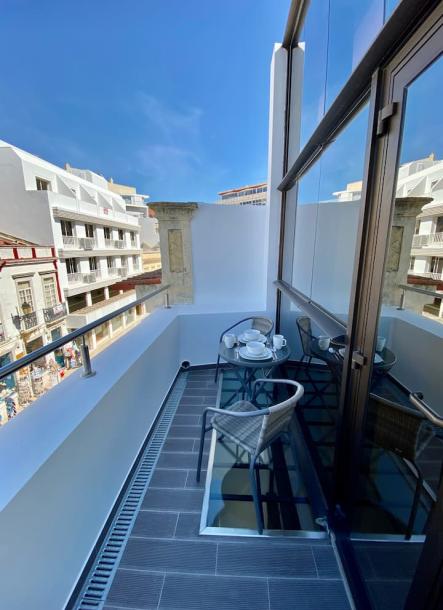 Entire rental unit in Faro, Portugal 5 guests1 bedroom3 beds1.5 baths-2