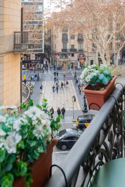 Entire loft in Barcelona, Spain 2 guestsStudio1 bed1 bath-4