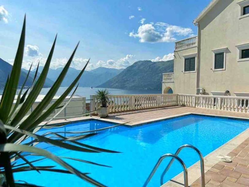 Entire condo in Kotor, Montenegro 4 guests1 bedroom2 beds1 bath-1