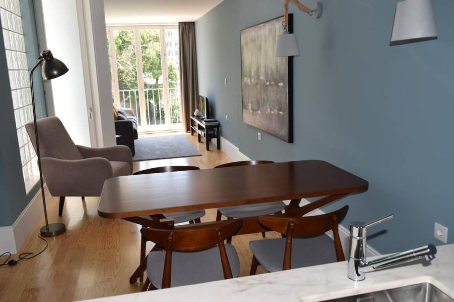 Entire rental unit in Porto, Portugal 4 guests1 bedroom2 beds1 bath-0