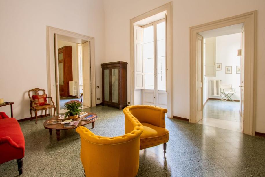 Room in bed and breakfast in Lecce, Italy 3 guests1 bedroom3 beds1 private bath-8