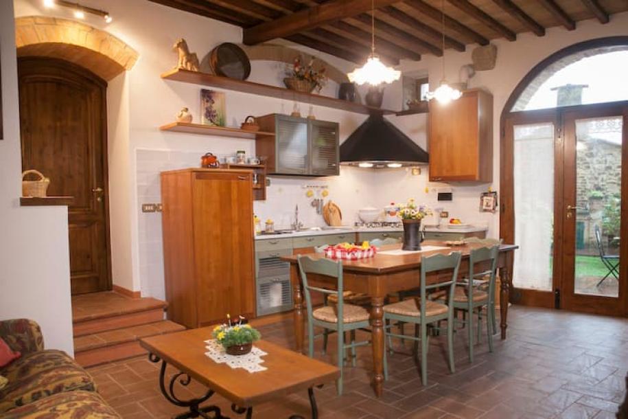 Entire home in San Gimignano, Italy 2 guests1 bedroom1 bed1 bath-14