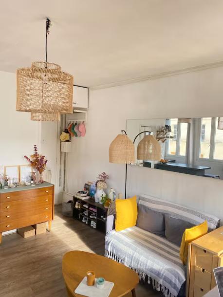 Charming central studio, quiet and bright-3