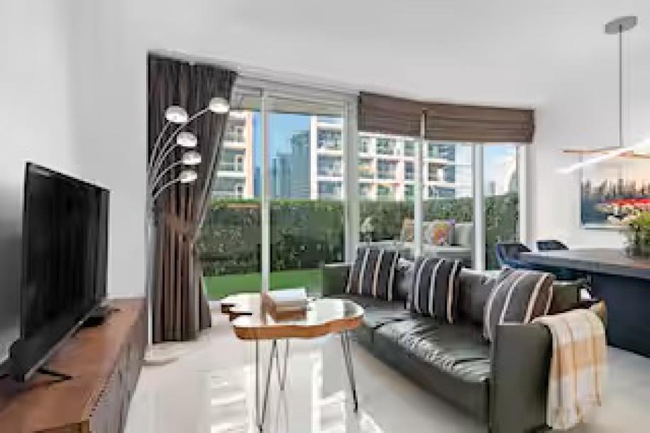 FIRST CLASS | 1BR | Stylish with Expansive Terrace-3