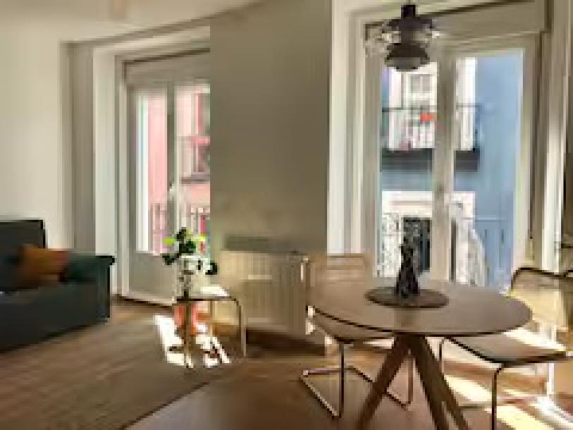 Centrally located and bright apartment spain madrid-3