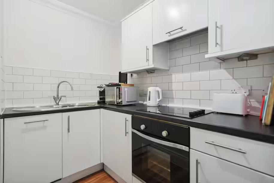 Central 1 Bed Blythswood Flat-4