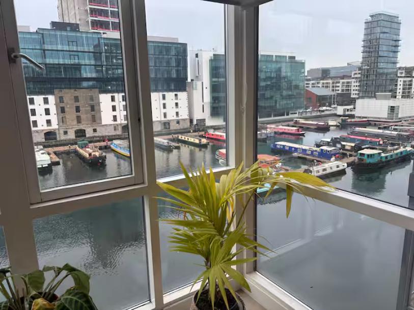 Fab 3 Beds 2 Bathroom Apartment Grand Canal Dock-3