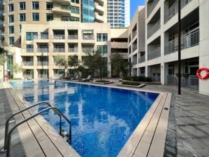 FIRST CLASS | 1BR | Stylish with Expansive Terrace-11