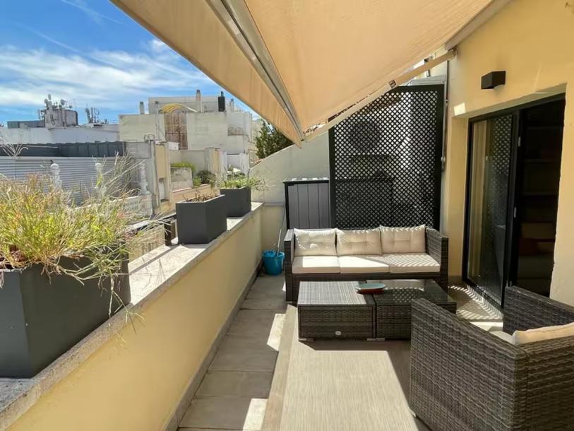 Luminous penthouse with terrace at Las Cortes area madrid spain-5