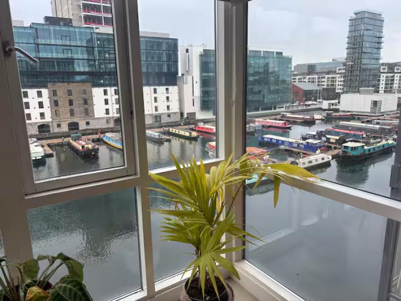 Fab 3 Beds 2 Bathroom Apartment Grand Canal Dock-13