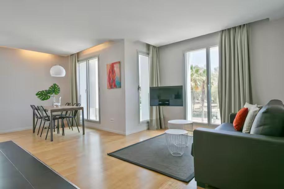 Lugaris Beach Business Apartment-11