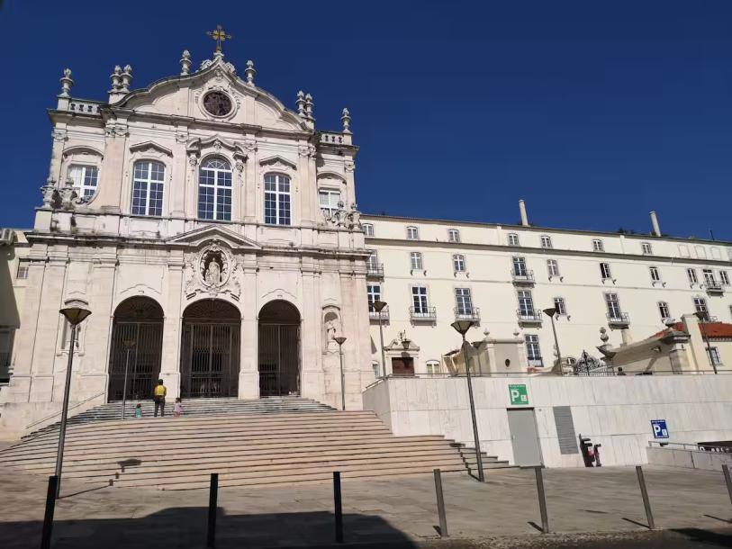 New Deluxe Penthouse @ Bairro Alto lisbon portugal-12